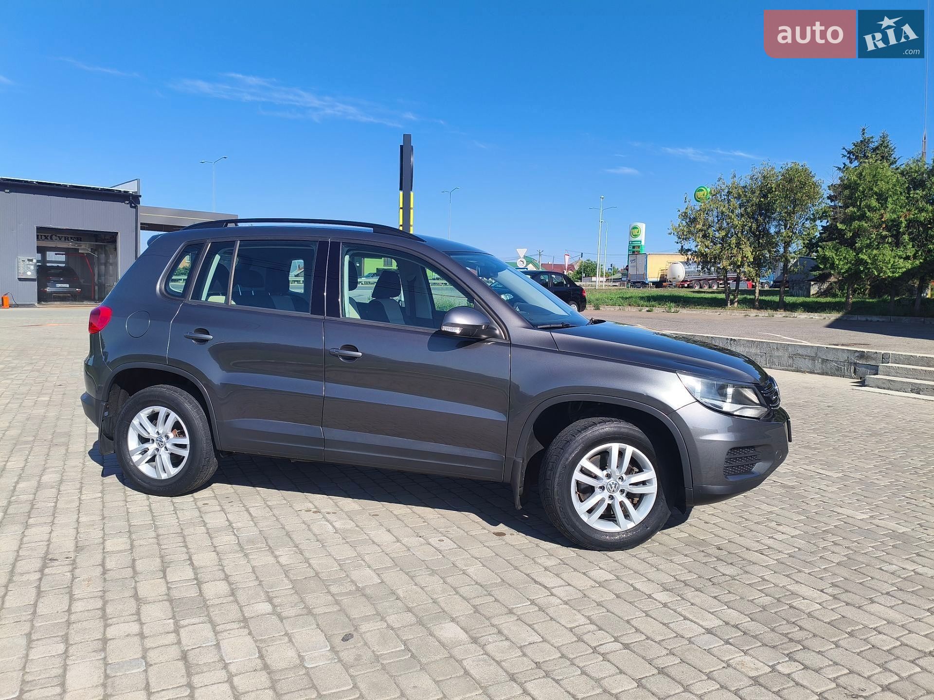Volkswagen Tiguan 2016 VIN WVGBV7AXXGW594923 фото оголошення 3 з 44