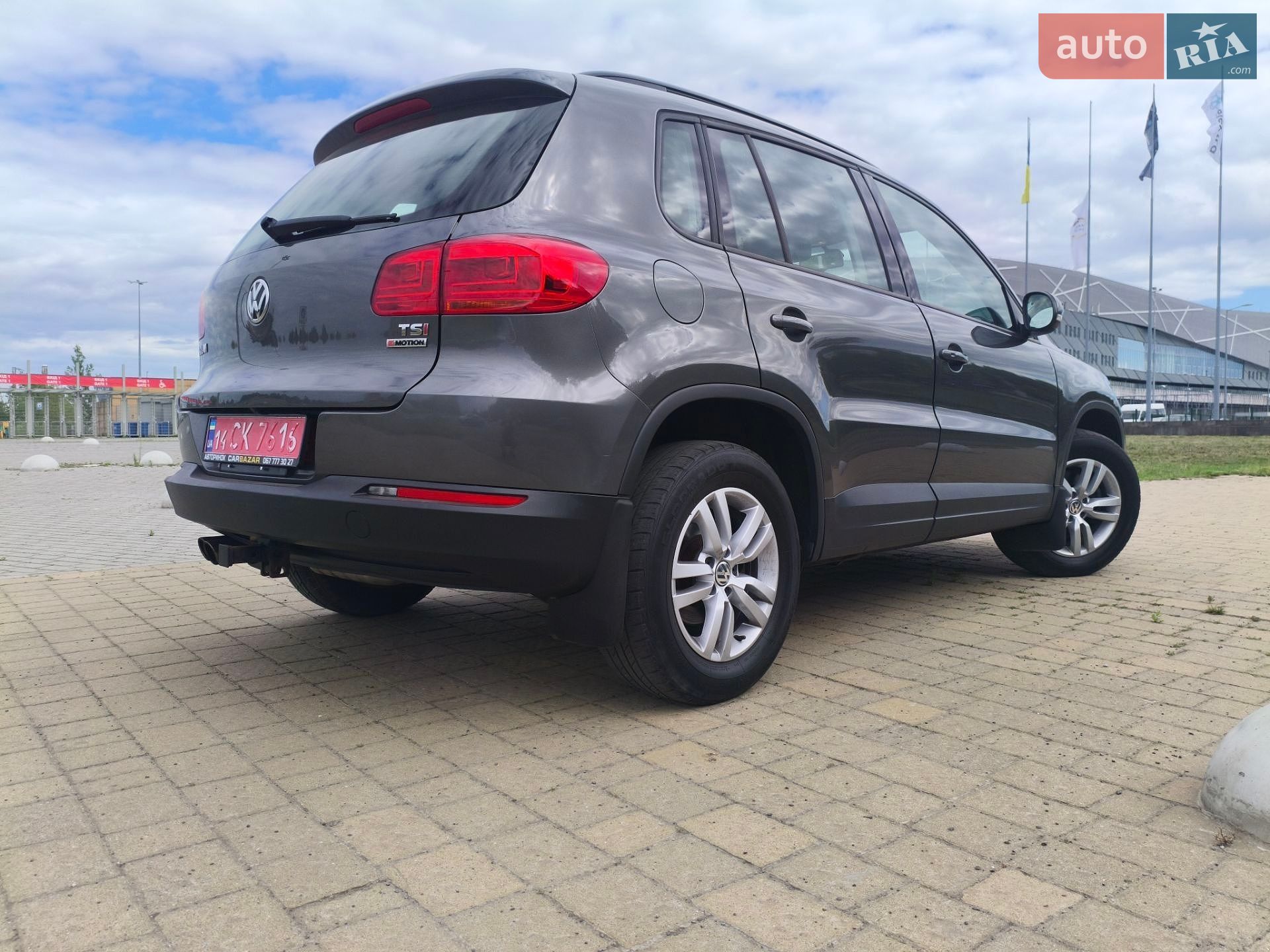 Volkswagen Tiguan 2016 VIN WVGBV7AXXGW594923 фото оголошення 13 з 44