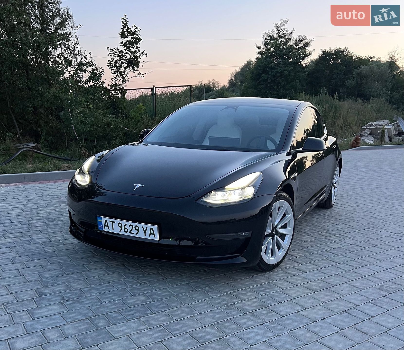 Tesla Model 3 2023 VIN 5YJ3E1EB5PF603360 фото оголошення 4 з 42