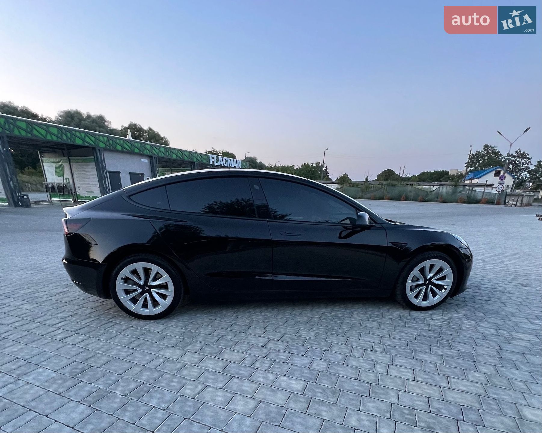 Tesla Model 3 2023 VIN 5YJ3E1EB5PF603360 фото оголошення 8 з 42