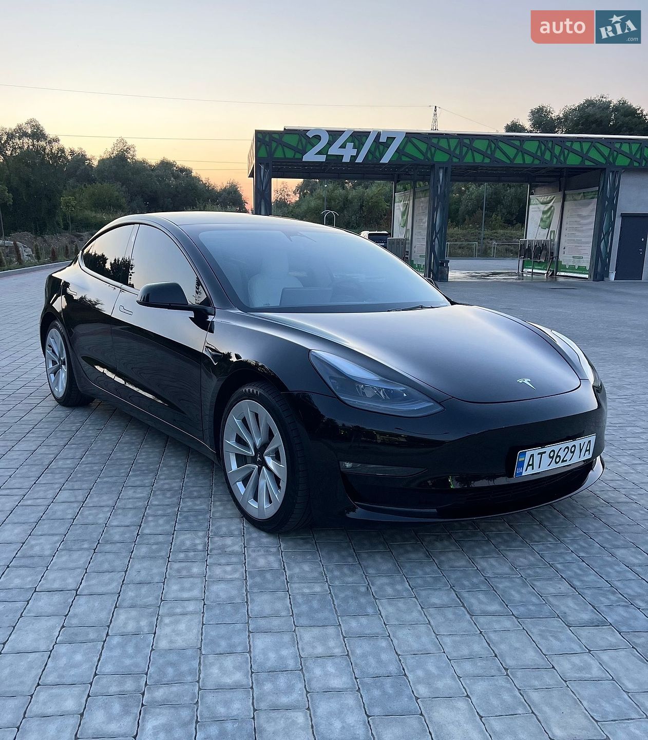 Tesla Model 3 2023 VIN 5YJ3E1EB5PF603360 фото оголошення 9 з 42