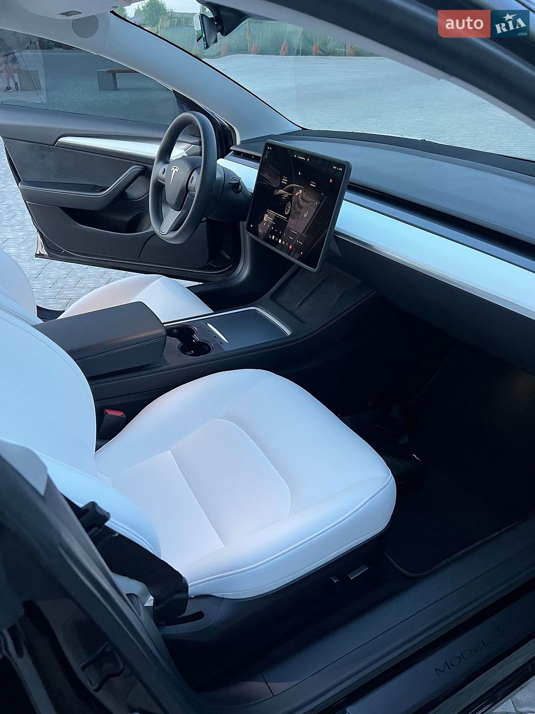 Tesla Model 3 2023 VIN 5YJ3E1EB5PF603360 фото оголошення 17 з 42