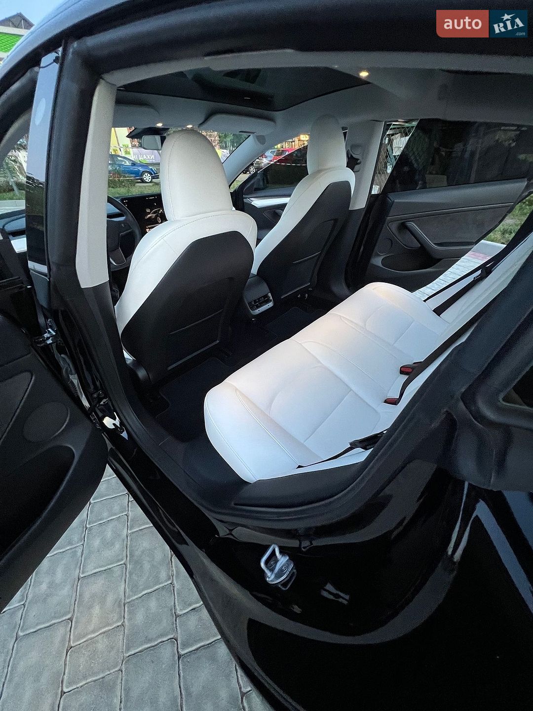 Tesla Model 3 2023 VIN 5YJ3E1EB5PF603360 фото оголошення 19 з 42