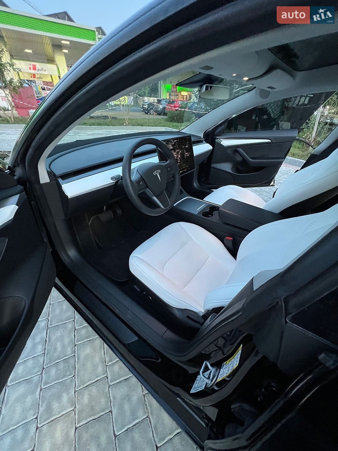 Tesla Model 3 2023 VIN 5YJ3E1EB5PF603360 фото оголошення 21 з 42