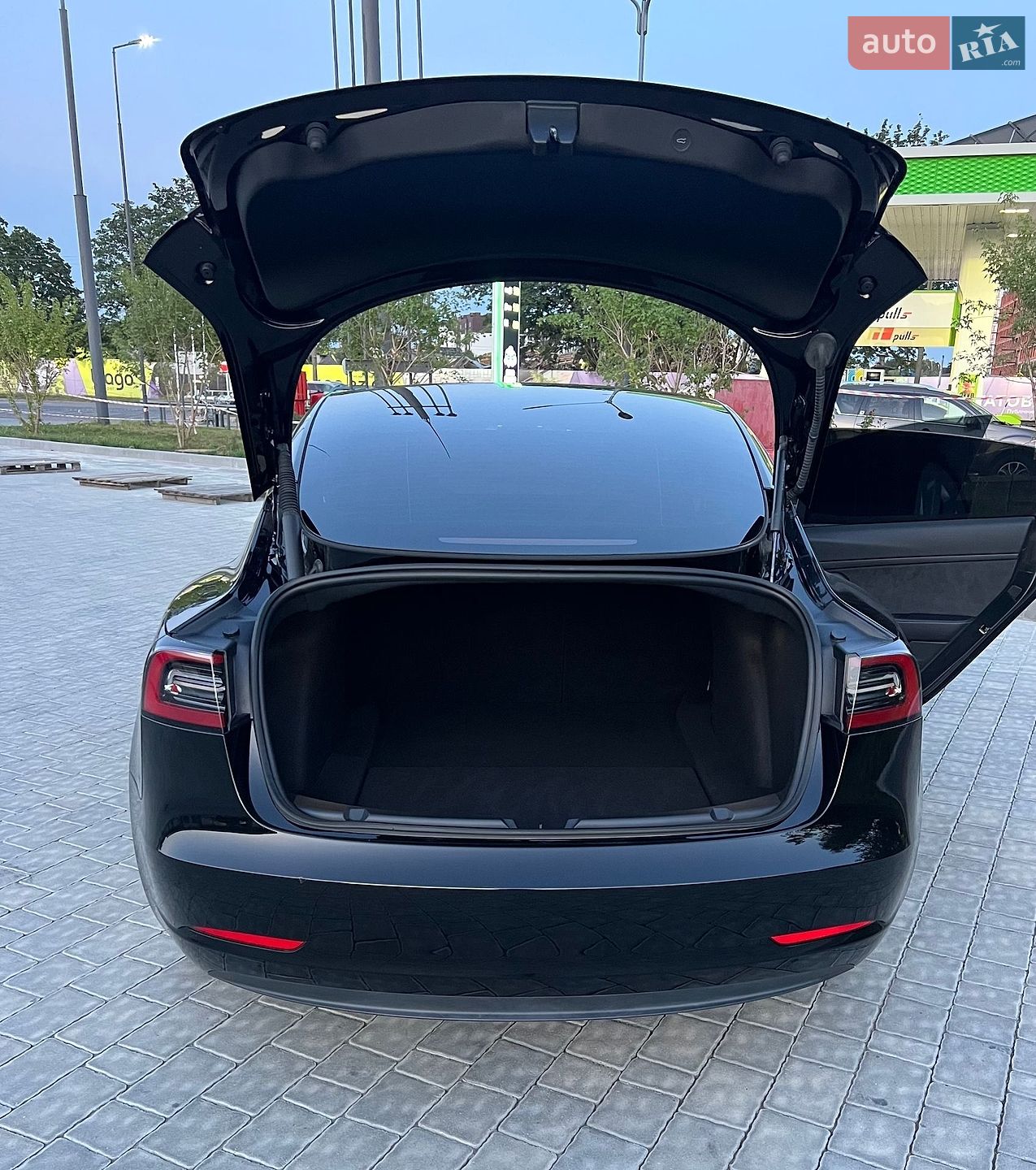 Tesla Model 3 2023 VIN 5YJ3E1EB5PF603360 фото оголошення 27 з 42