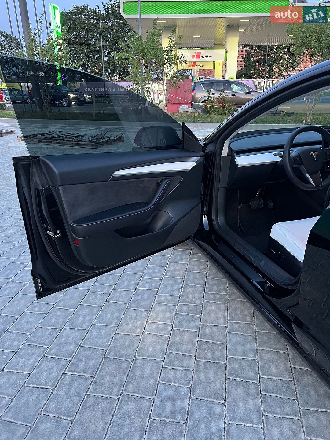 Tesla Model 3 2023 VIN 5YJ3E1EB5PF603360 фото оголошення 28 з 42