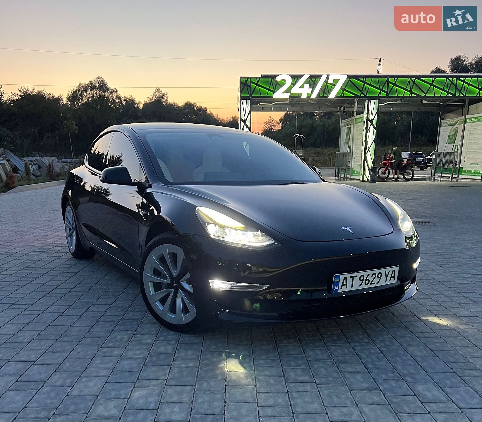 Tesla Model 3 2023 VIN 5YJ3E1EB5PF603360 фото оголошення 40 з 42