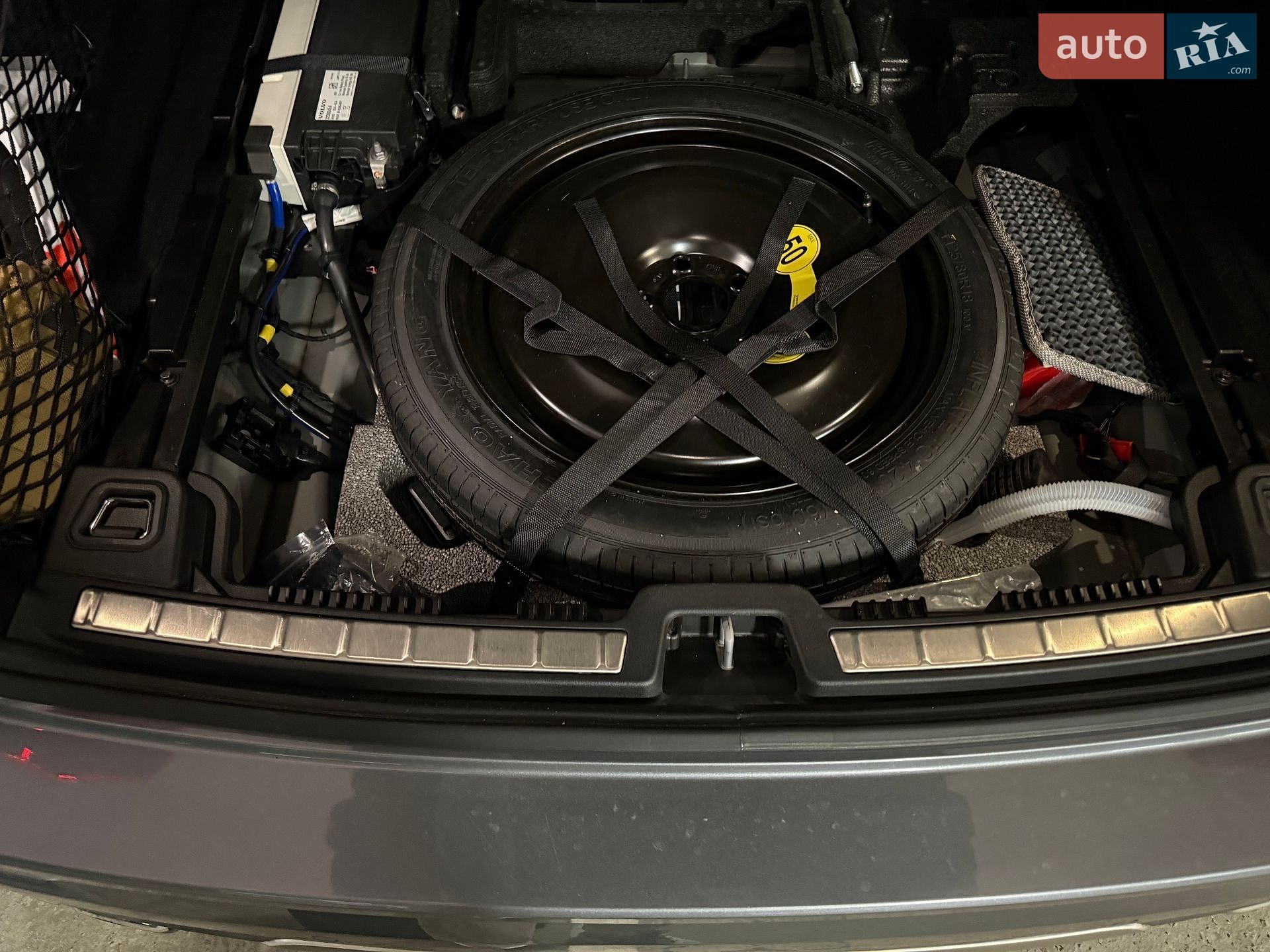 Volvo XC60 2019 VIN YV1UZK5VCL1465101 фото оголошення 8 з 29