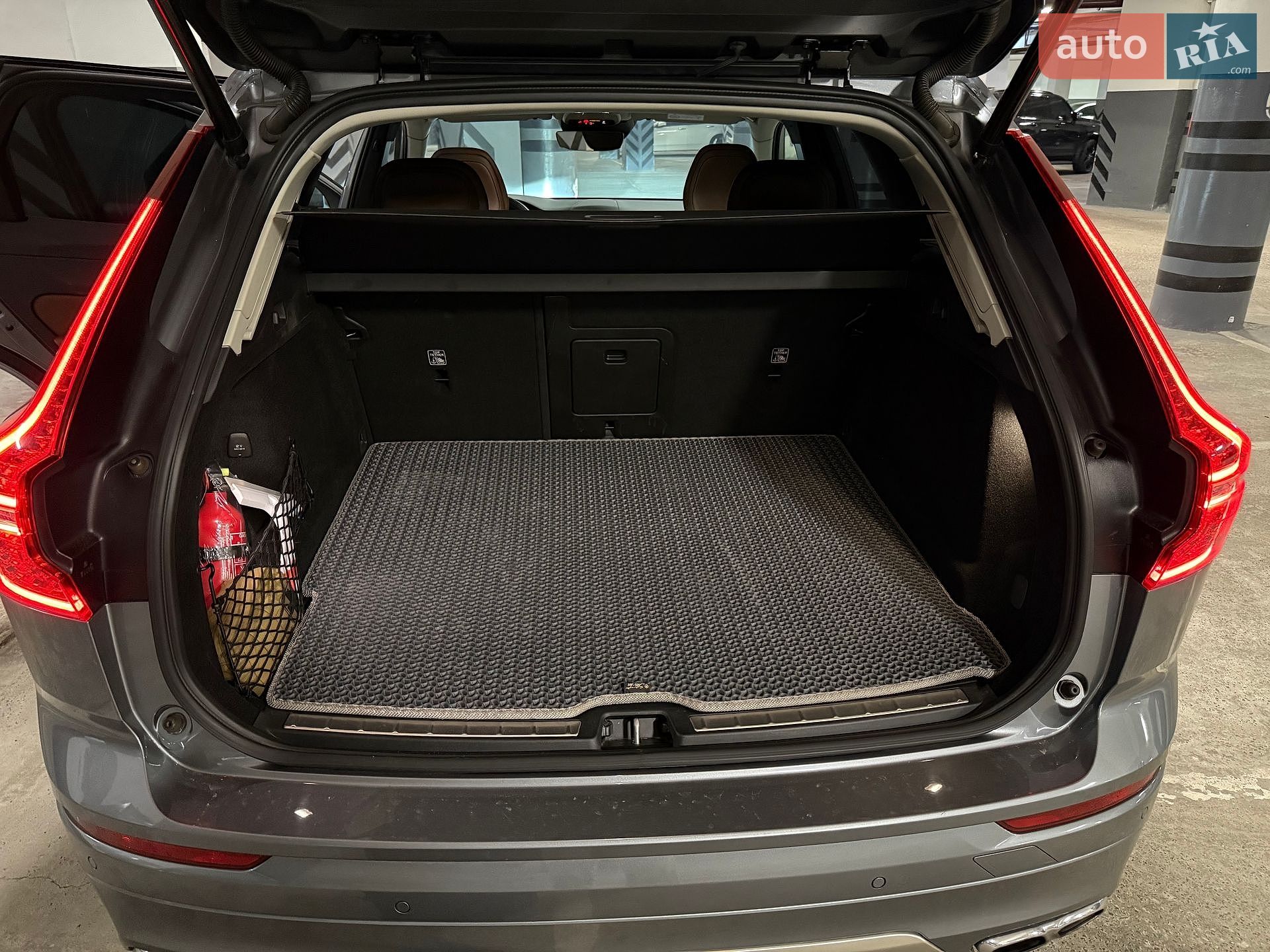 Volvo XC60 2019 VIN YV1UZK5VCL1465101 фото оголошення 9 з 29
