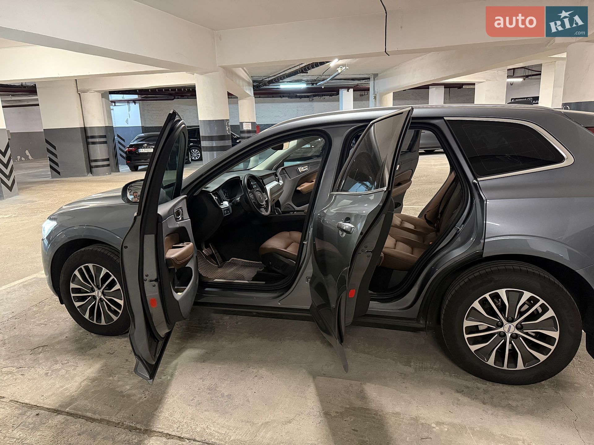 Volvo XC60 2019 VIN YV1UZK5VCL1465101 фото оголошення 11 з 29