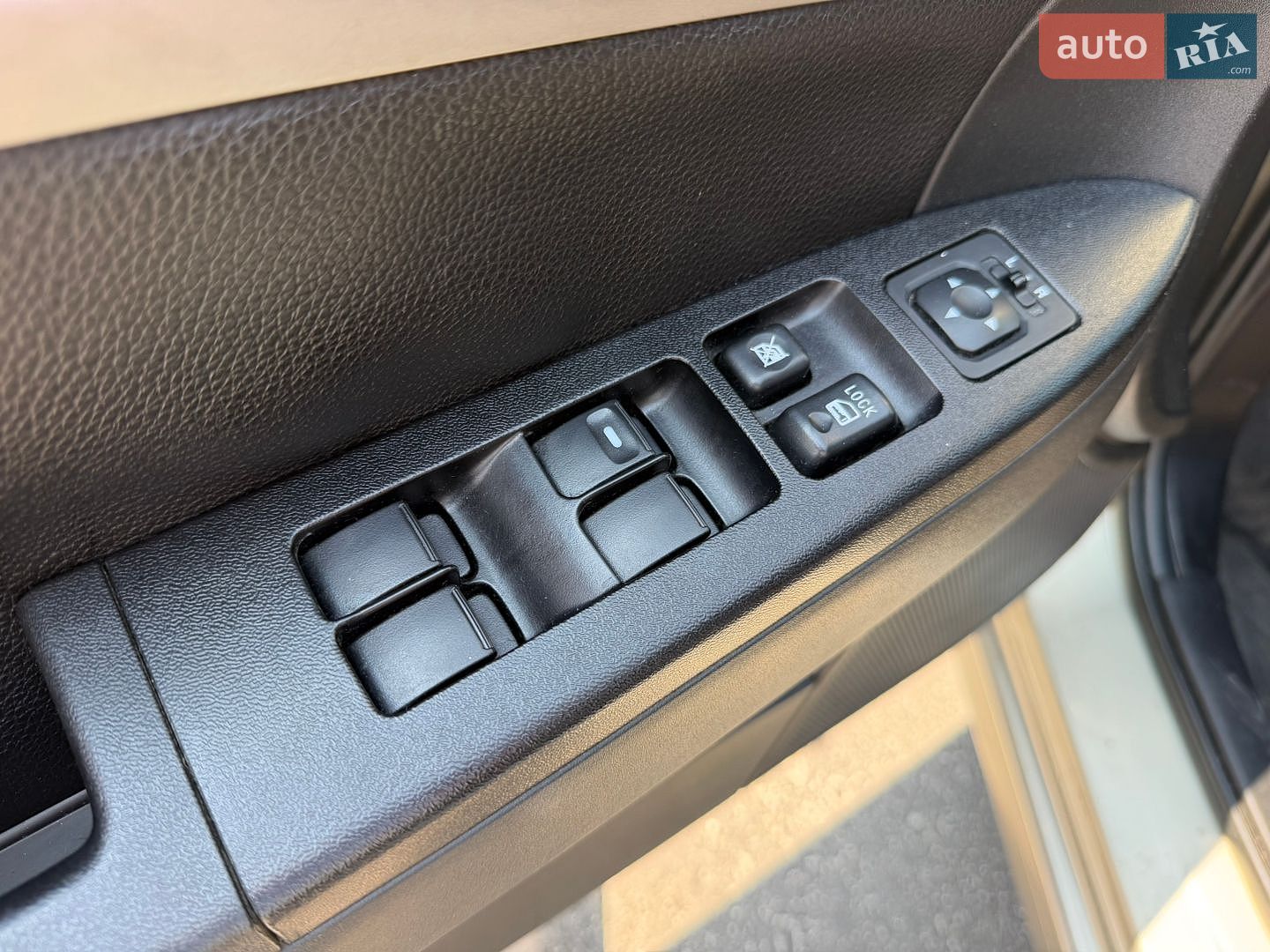 Mitsubishi Galant 2009 VIN 4MBSRDM1A9E706782 фото оголошення 14 з 15