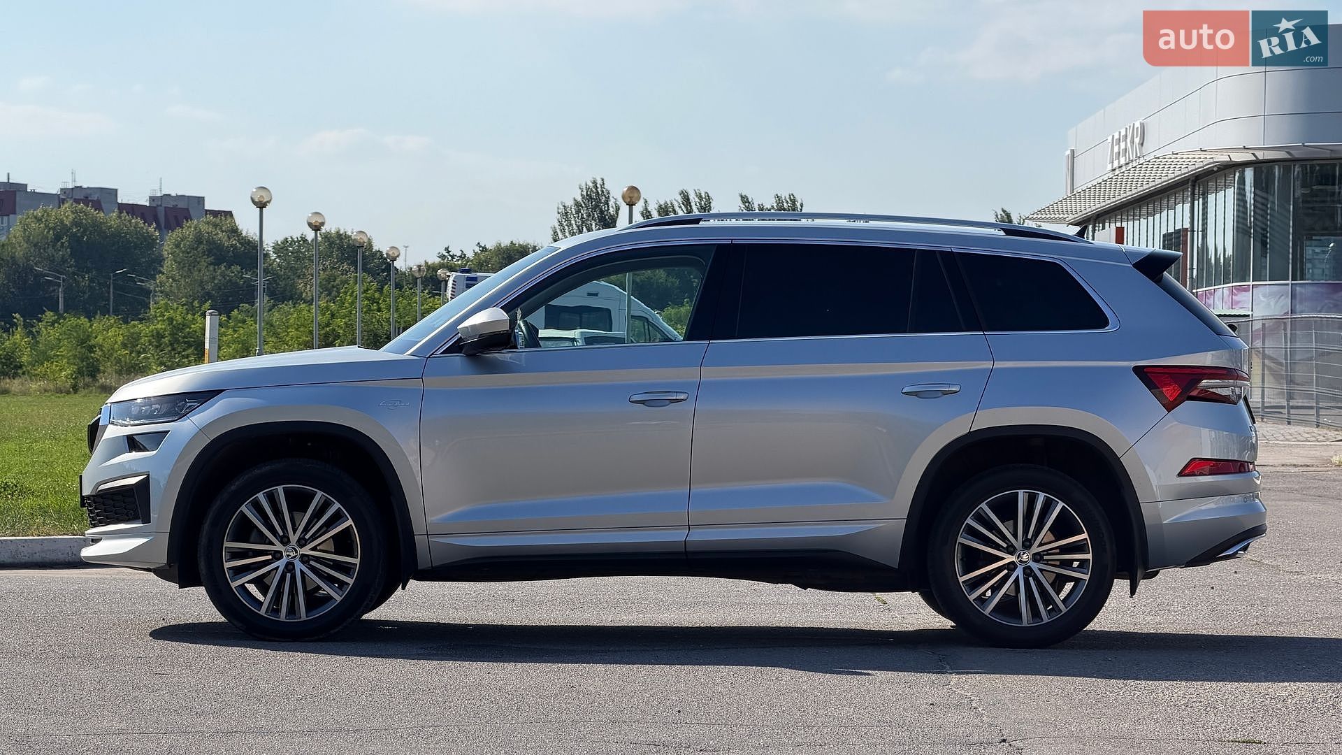 Skoda Kodiaq 2023 VIN TMBLJ7NS4RB400402 фото оголошення 2 з 90