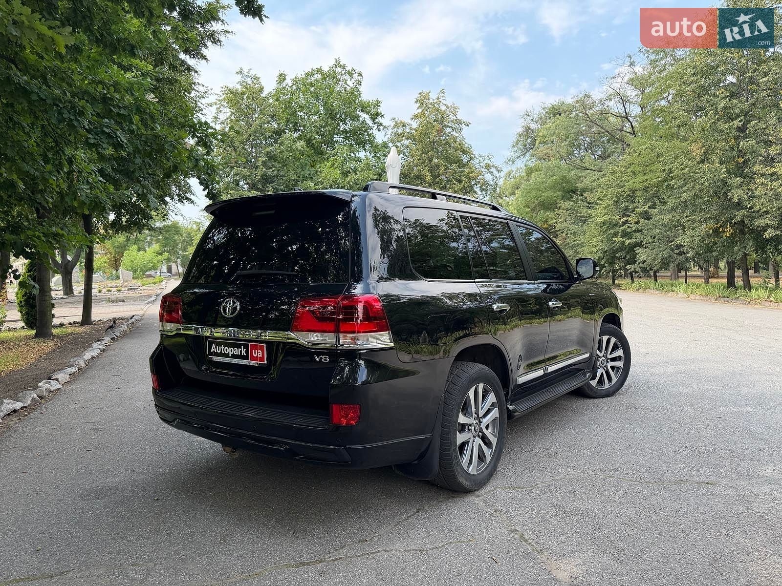 Toyota Land Cruiser 2018 VIN JTMCV02J504245258 фото оголошення 7 з 30