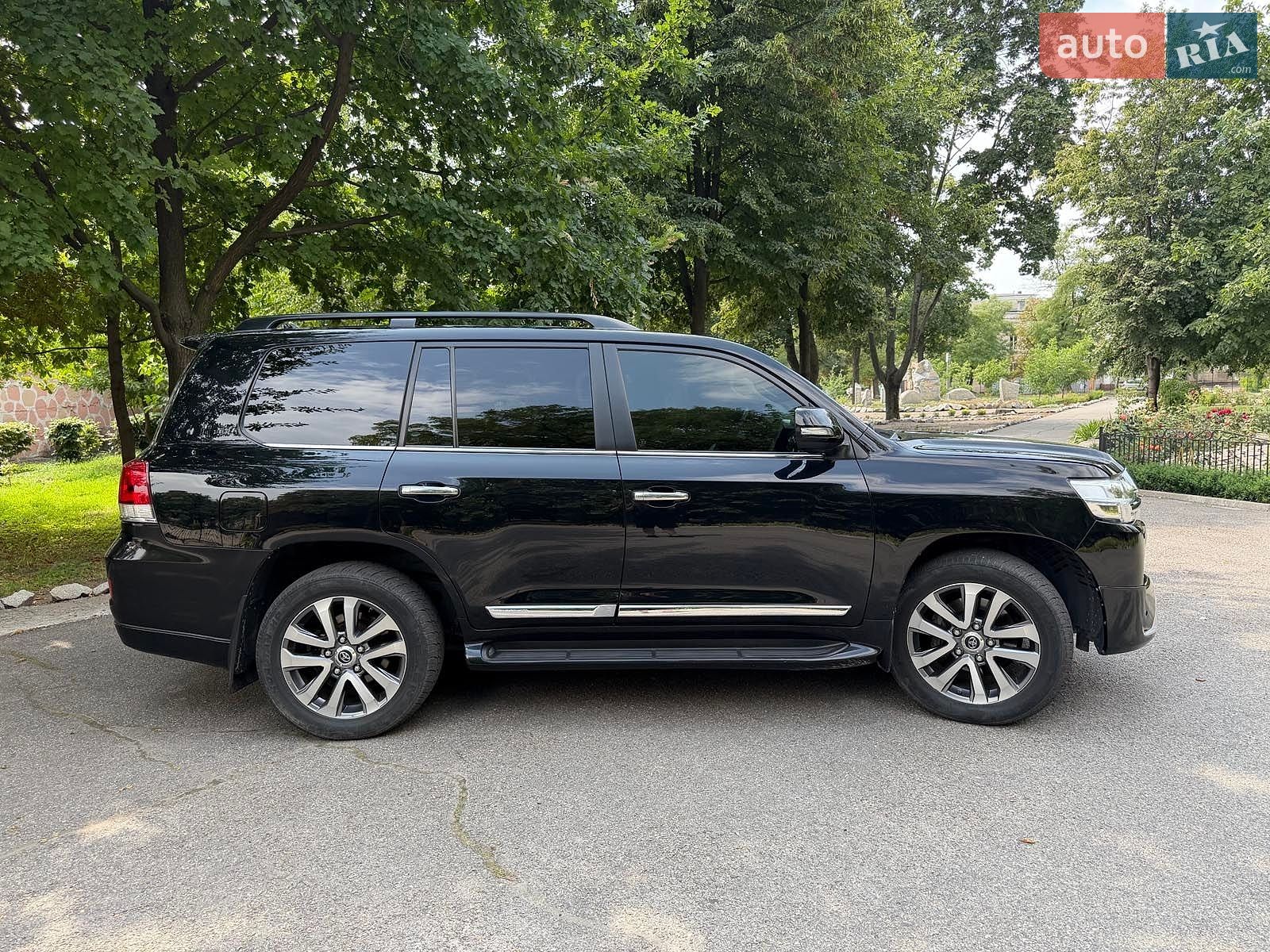 Toyota Land Cruiser 2018 VIN JTMCV02J504245258 фото оголошення 8 з 30