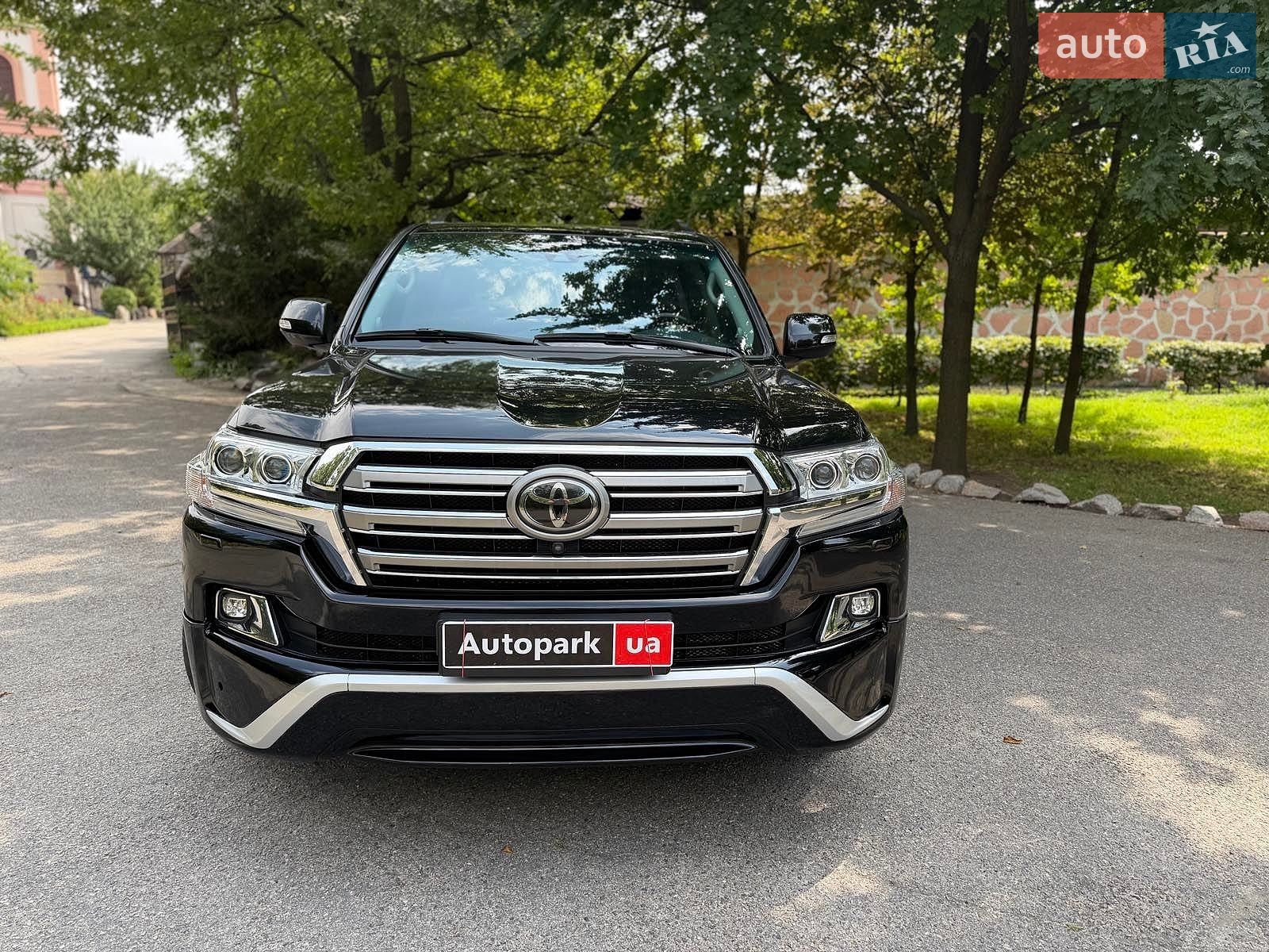 Toyota Land Cruiser 2018 VIN JTMCV02J504245258 фото оголошення 2 з 30