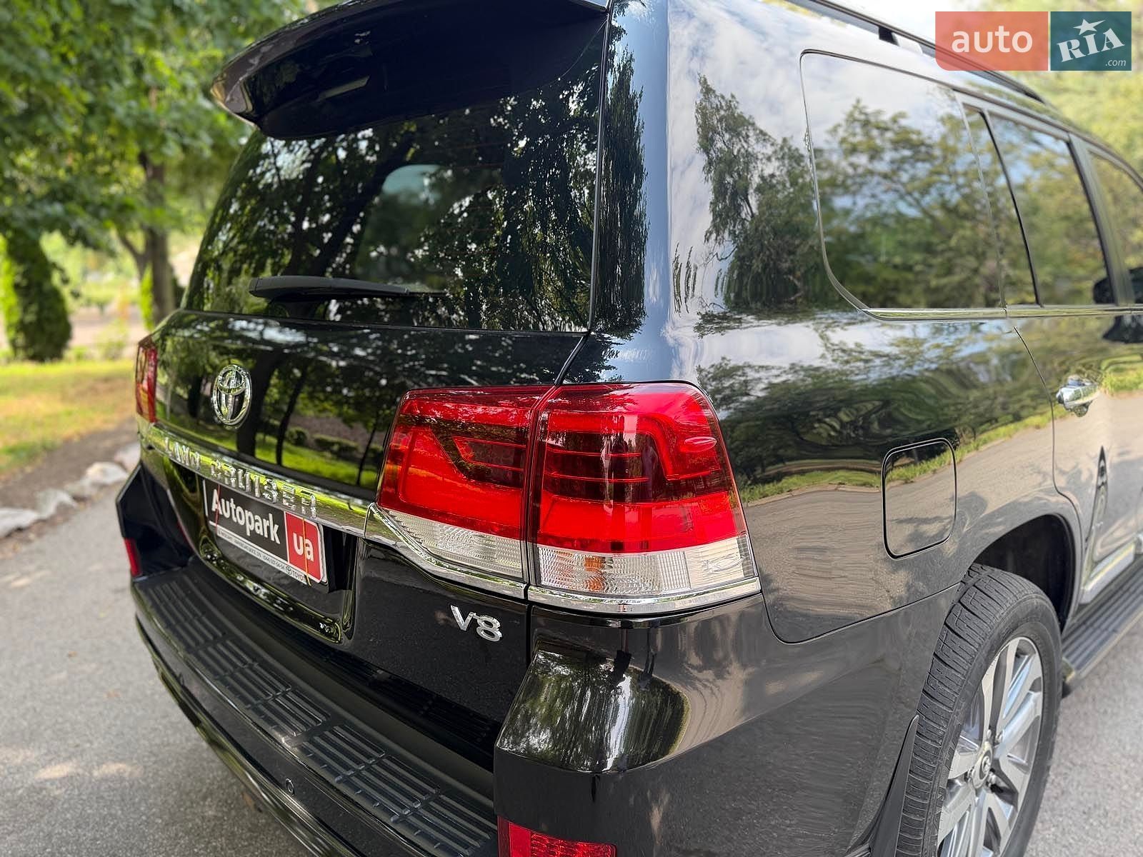Toyota Land Cruiser 2018 VIN JTMCV02J504245258 фото оголошення 14 з 30