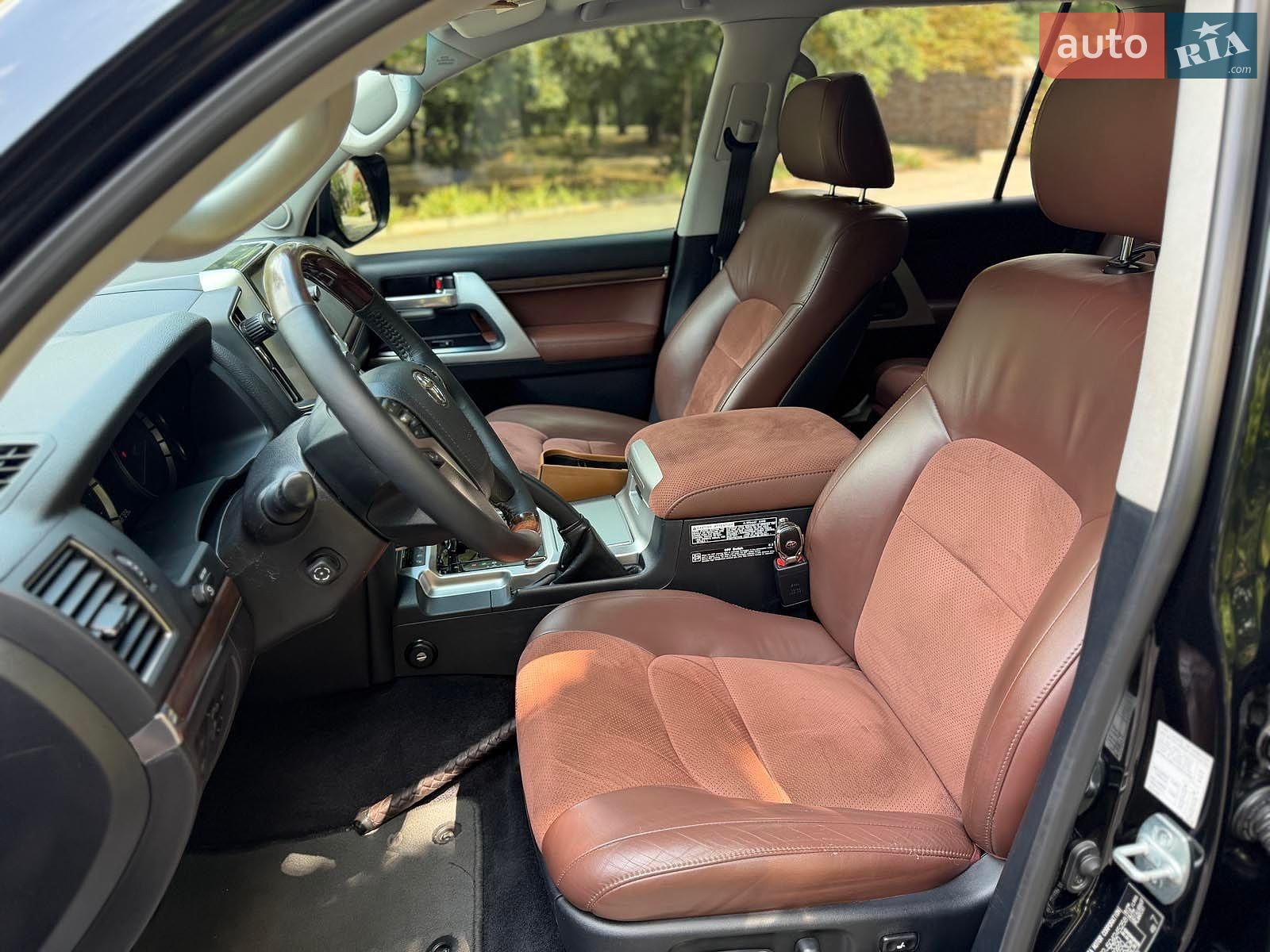 Toyota Land Cruiser 2018 VIN JTMCV02J504245258 фото оголошення 16 з 30