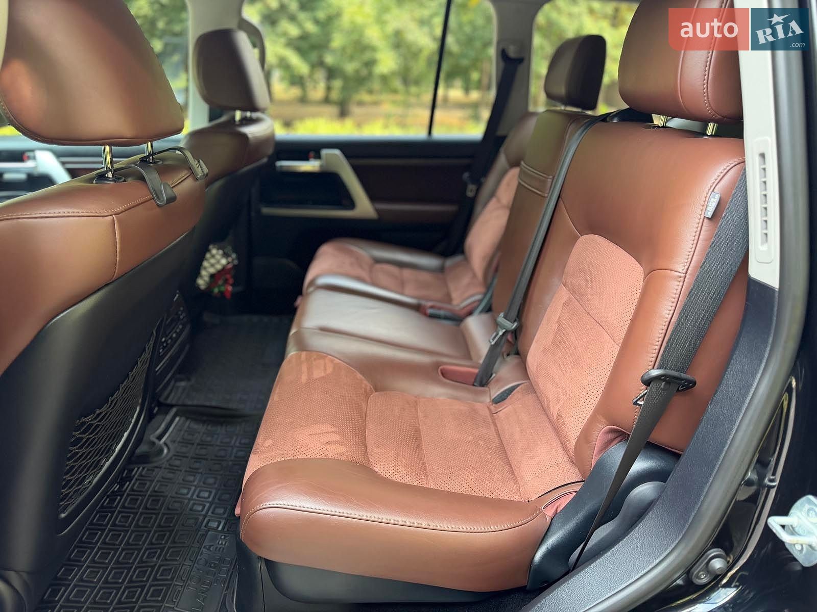 Toyota Land Cruiser 2018 VIN JTMCV02J504245258 фото оголошення 17 з 30