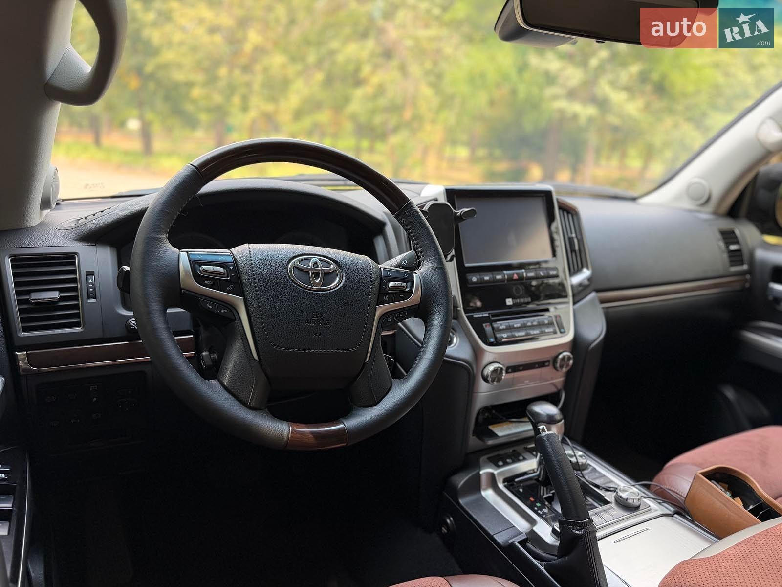 Toyota Land Cruiser 2018 VIN JTMCV02J504245258 фото оголошення 18 з 30