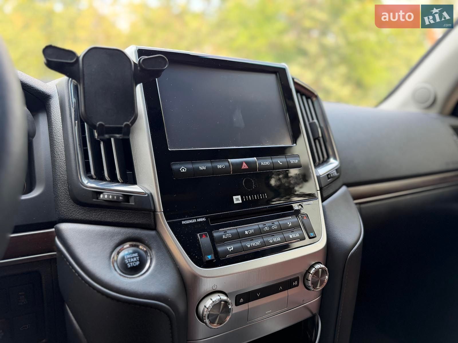 Toyota Land Cruiser 2018 VIN JTMCV02J504245258 фото оголошення 24 з 30