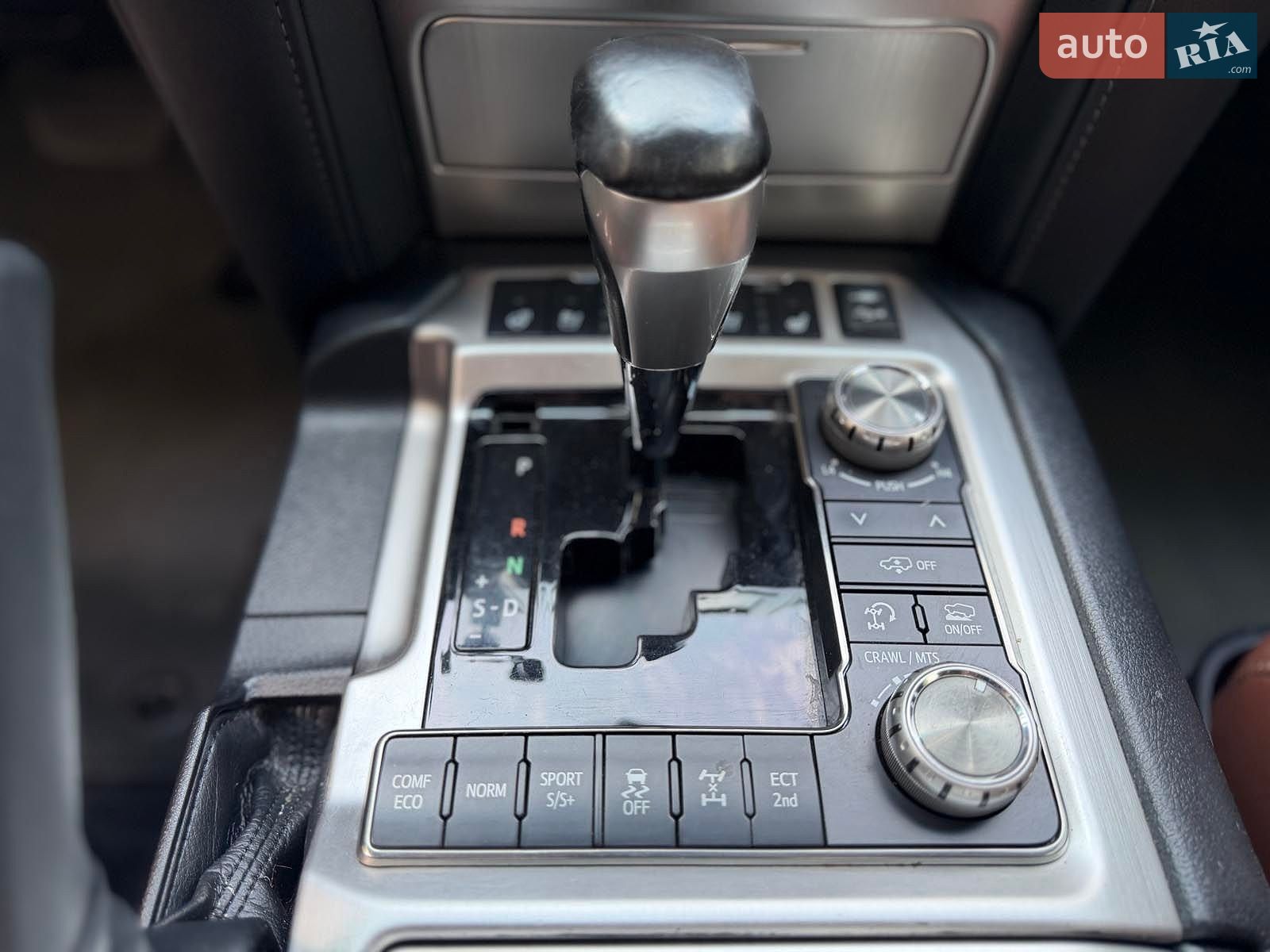 Toyota Land Cruiser 2018 VIN JTMCV02J504245258 фото оголошення 27 з 30