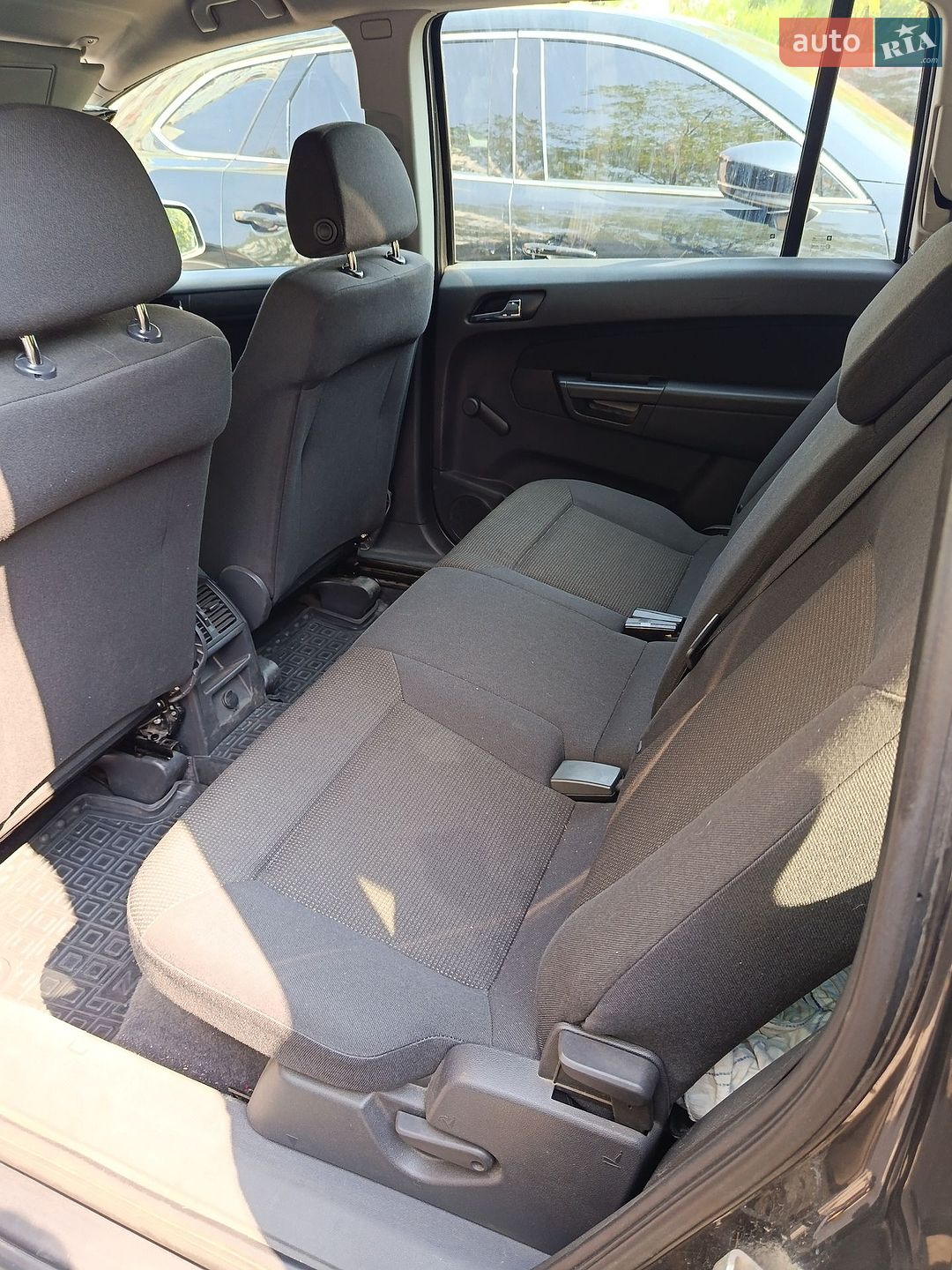 Opel Zafira 2011 VIN W0L0AHM75B2064195 фото оголошення 2 з 4