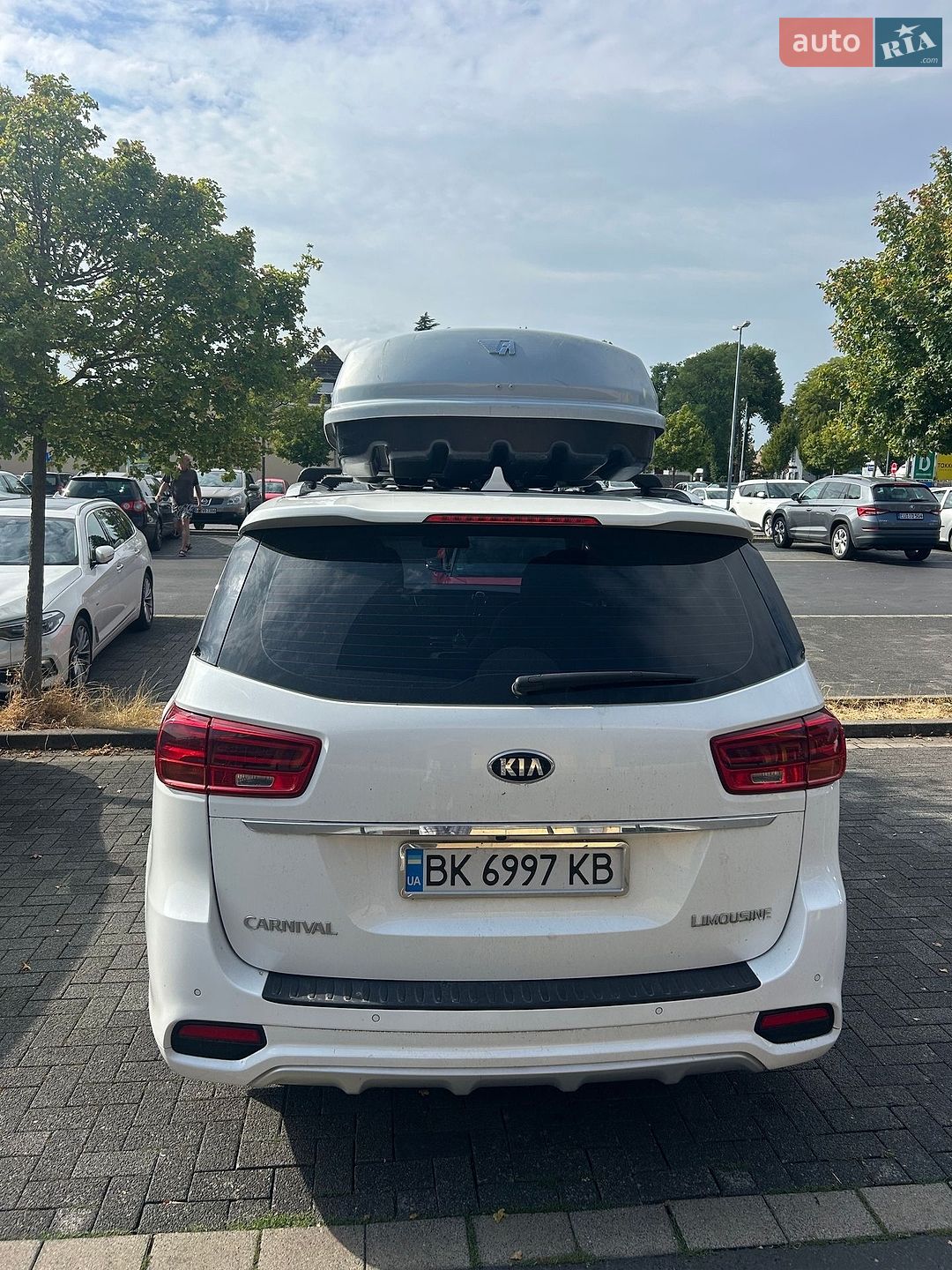 Kia Carnival 2018 VIN KNAME81ABKS507161 фото оголошення 2 з 16