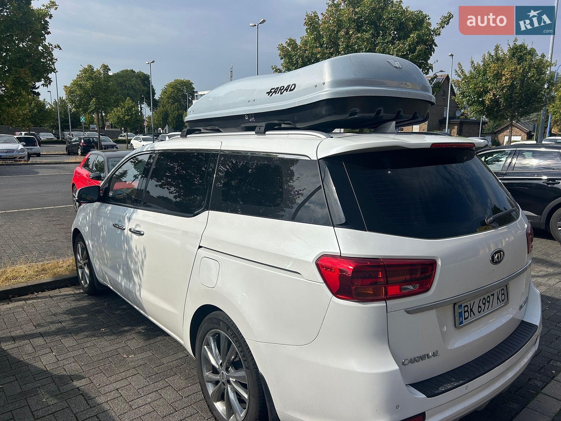 Kia Carnival 2018 VIN KNAME81ABKS507161 фото оголошення 3 з 16