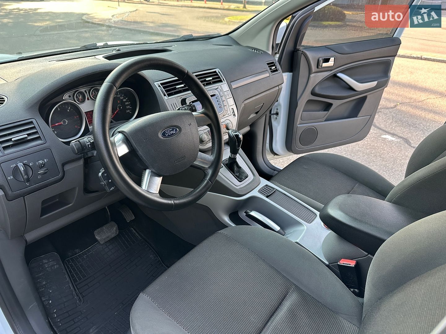 Ford Kuga 2011 VIN WF0RXXGCDRBJ08044 фото оголошення 26 з 38