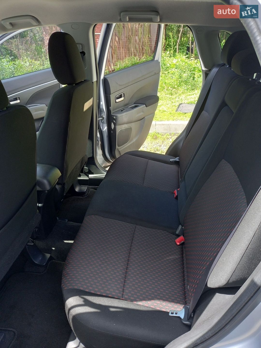Mitsubishi Outlander Sport 2017 VIN JA4AP3AU7HZ061558 фото оголошення 32 з 52
