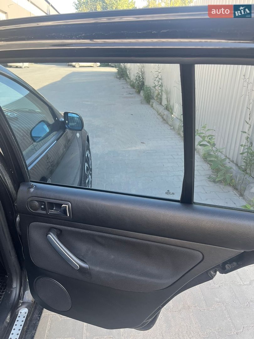 Volkswagen Golf 2000 VIN WVWZZZ1JZ1P345787 фото оголошення 22 з 38