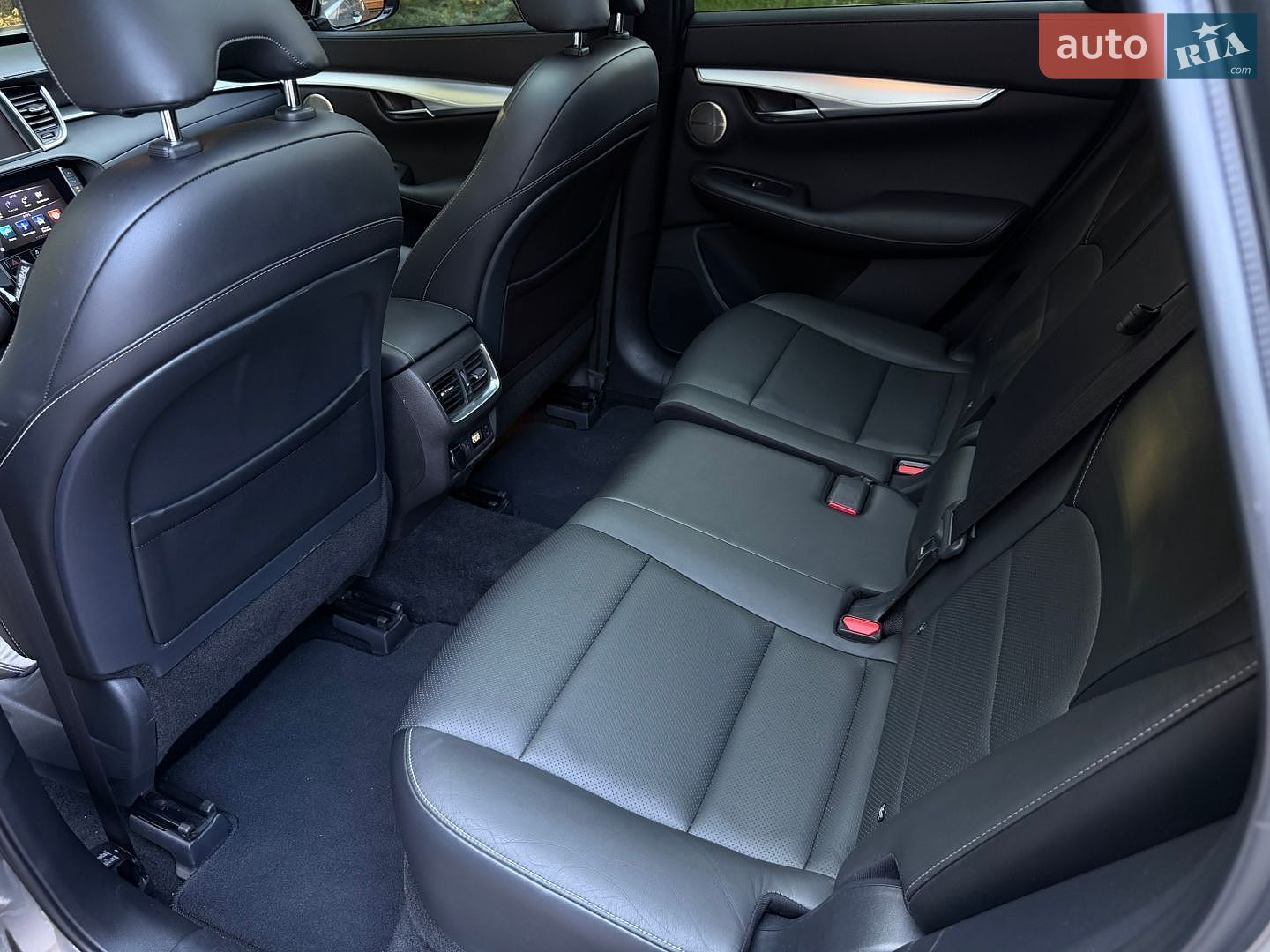 Infiniti QX50 2018 VIN 3PCAJ5M1XKF117042 фото оголошення 16 з 21