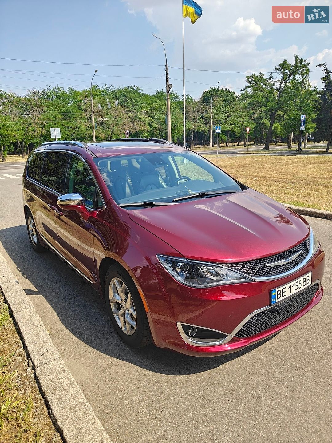 Chrysler Pacifica 2018 VIN 2C4RC1GG4JR232793 фото оголошення 4 з 18