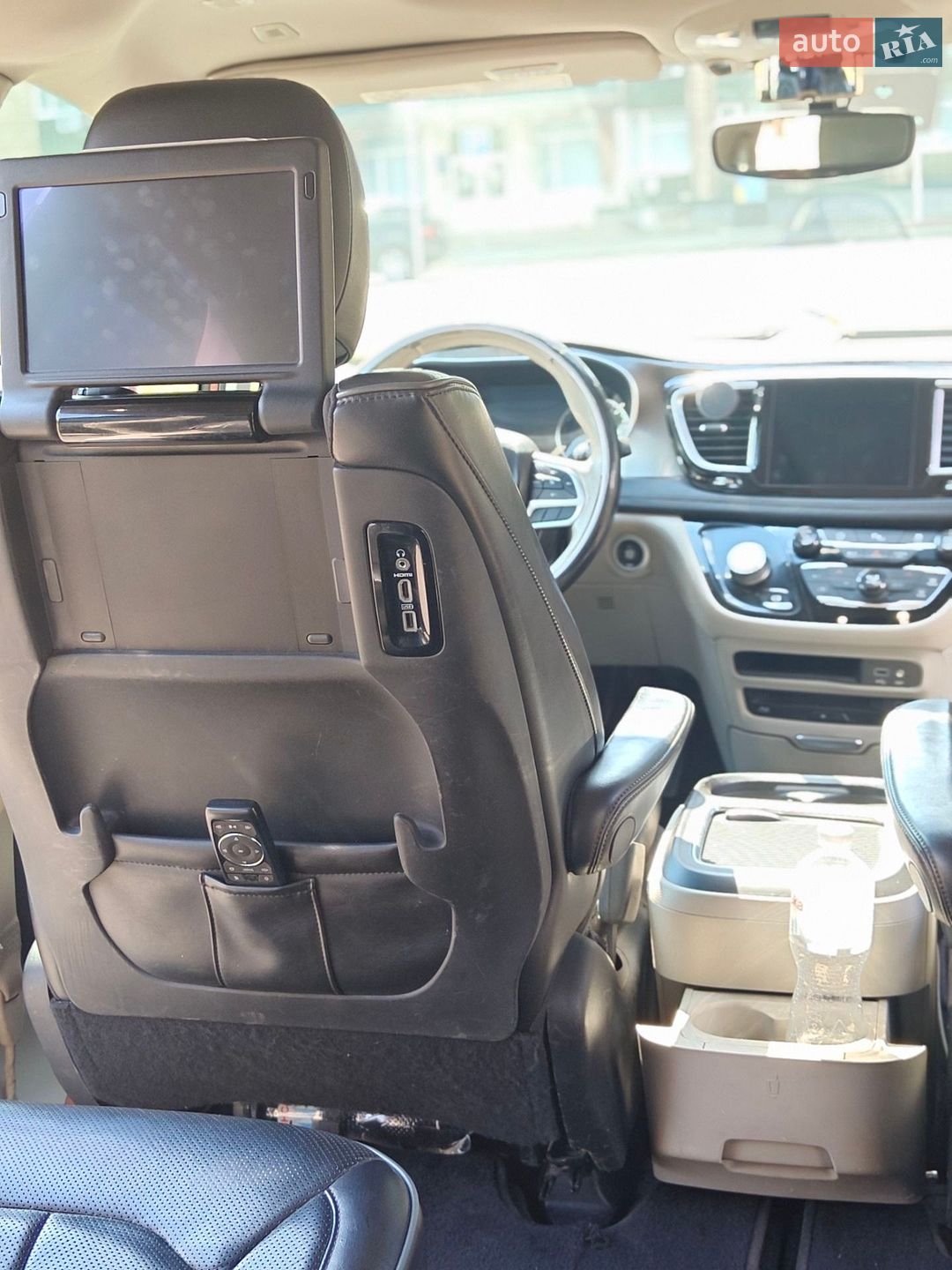 Chrysler Pacifica 2018 VIN 2C4RC1GG4JR232793 фото оголошення 12 з 18