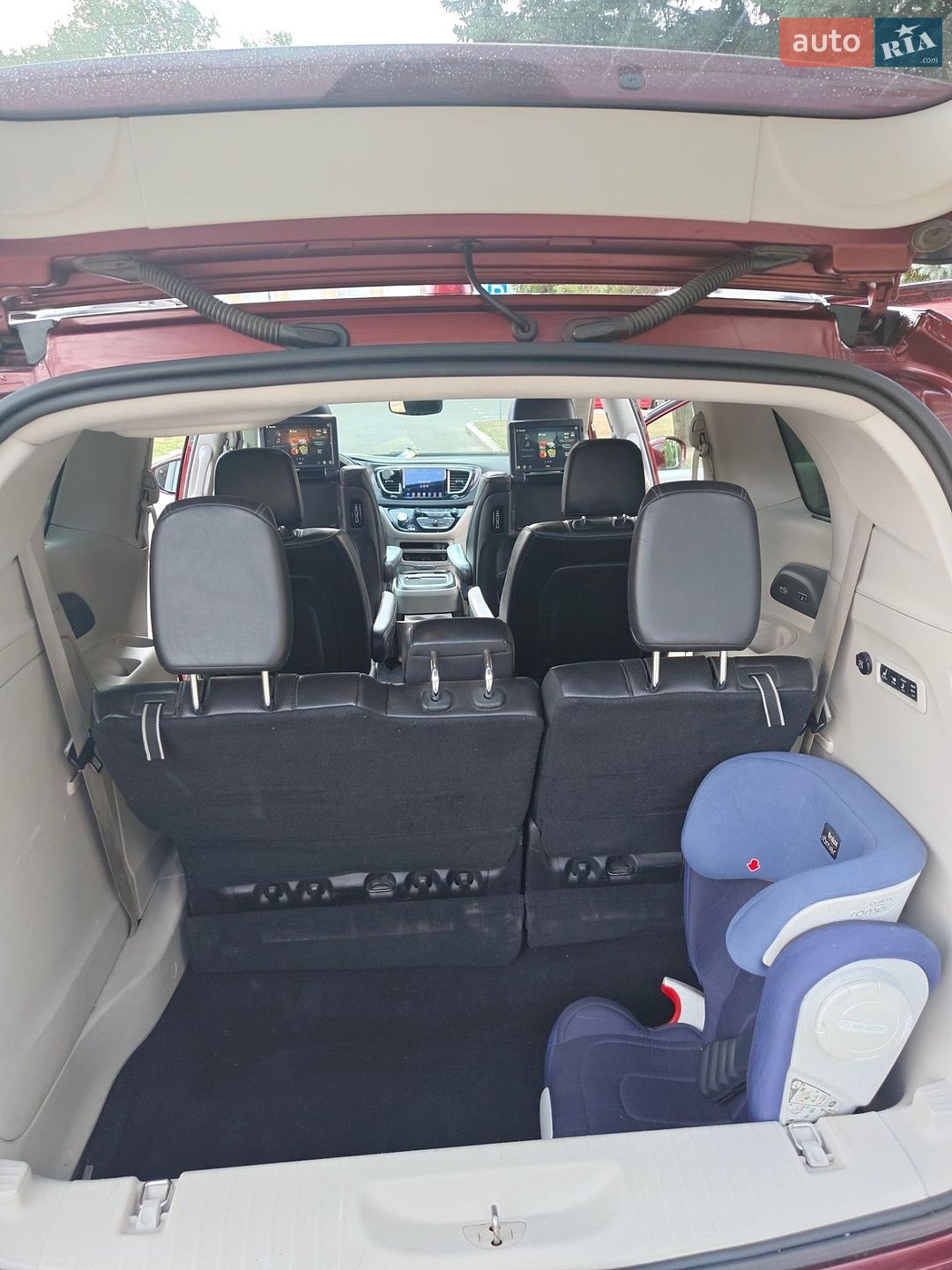 Chrysler Pacifica 2018 VIN 2C4RC1GG4JR232793 фото оголошення 16 з 18