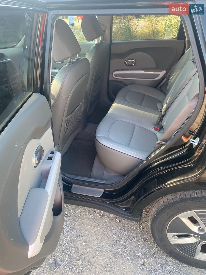 Kia Soul EV 2018 VIN KNAJX81EFJ7031776 фото оголошення 12 з 17