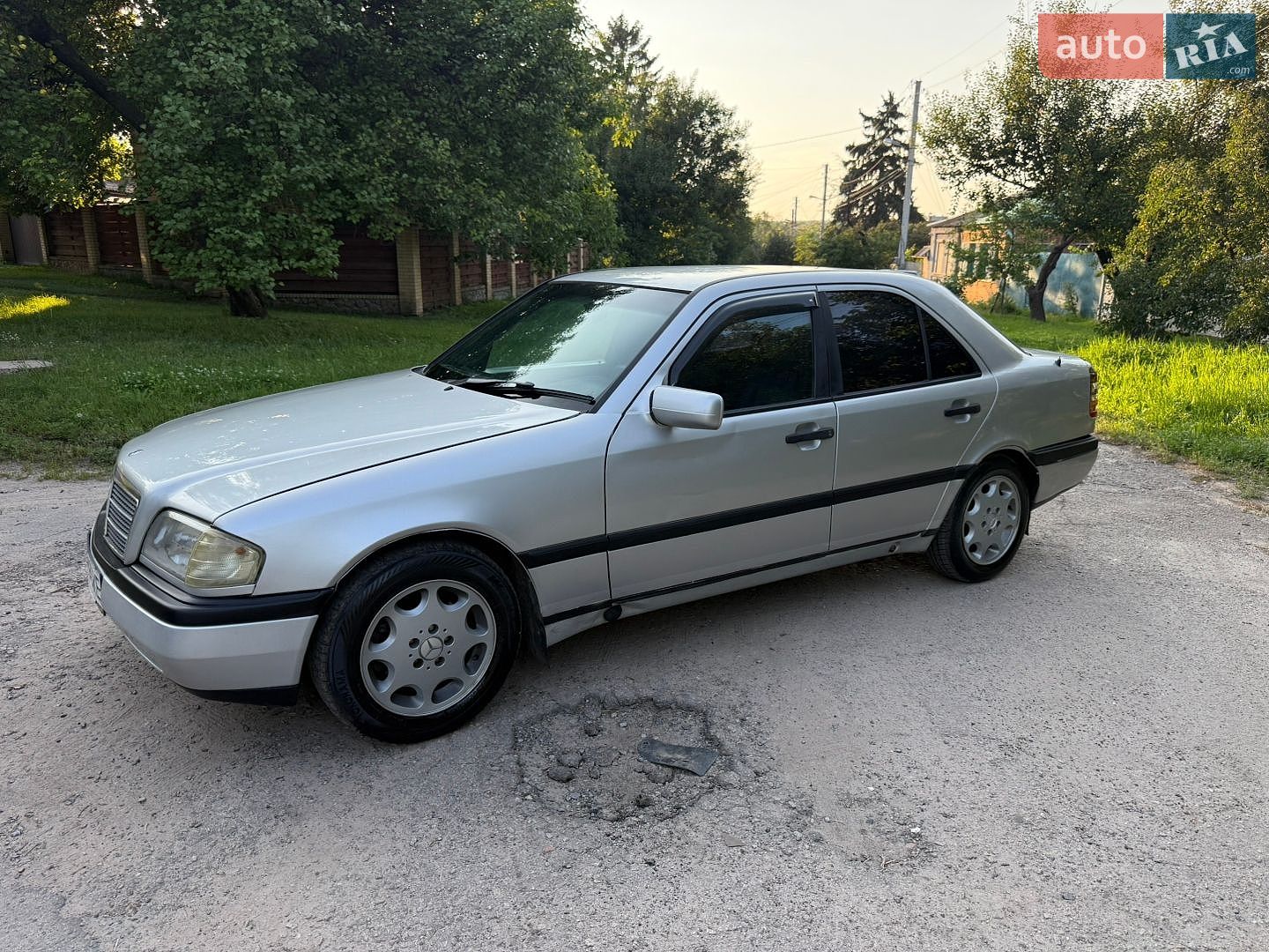 Mercedes-Benz C-Class 1996 VIN WDB2020181F469092 фото оголошення 2 з 16