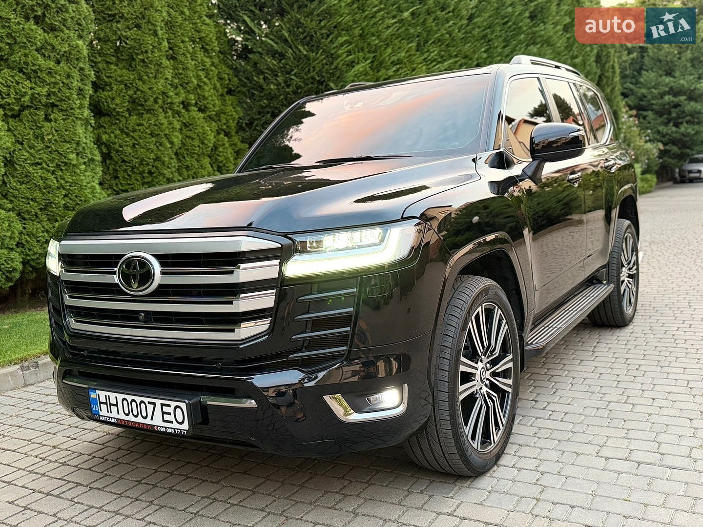 Toyota Land Cruiser 2023 VIN JTMAAABJ604042114 фото оголошення 4 з 23