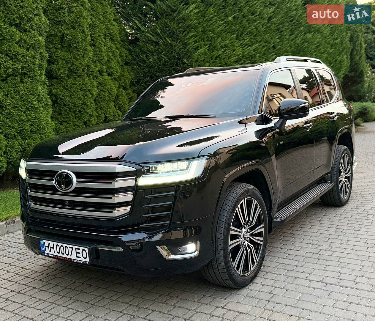 Toyota Land Cruiser 2023 VIN JTMAAABJ604042114 фото оголошення 6 з 23