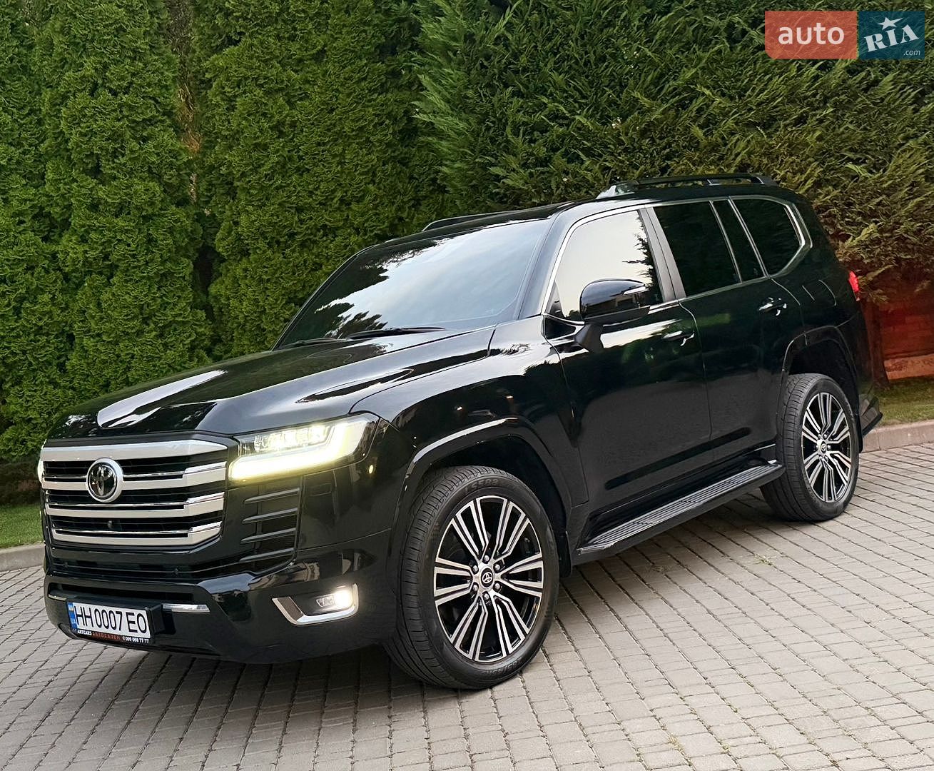 Toyota Land Cruiser 2023 VIN JTMAAABJ604042114 фото оголошення 8 з 23