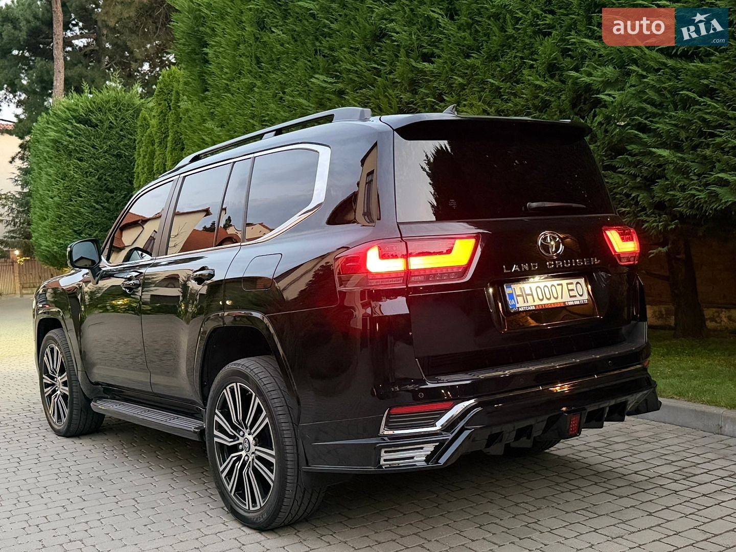 Toyota Land Cruiser 2023 VIN JTMAAABJ604042114 фото оголошення 13 з 23