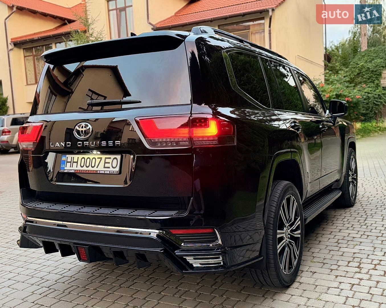 Toyota Land Cruiser 2023 VIN JTMAAABJ604042114 фото оголошення 16 з 23