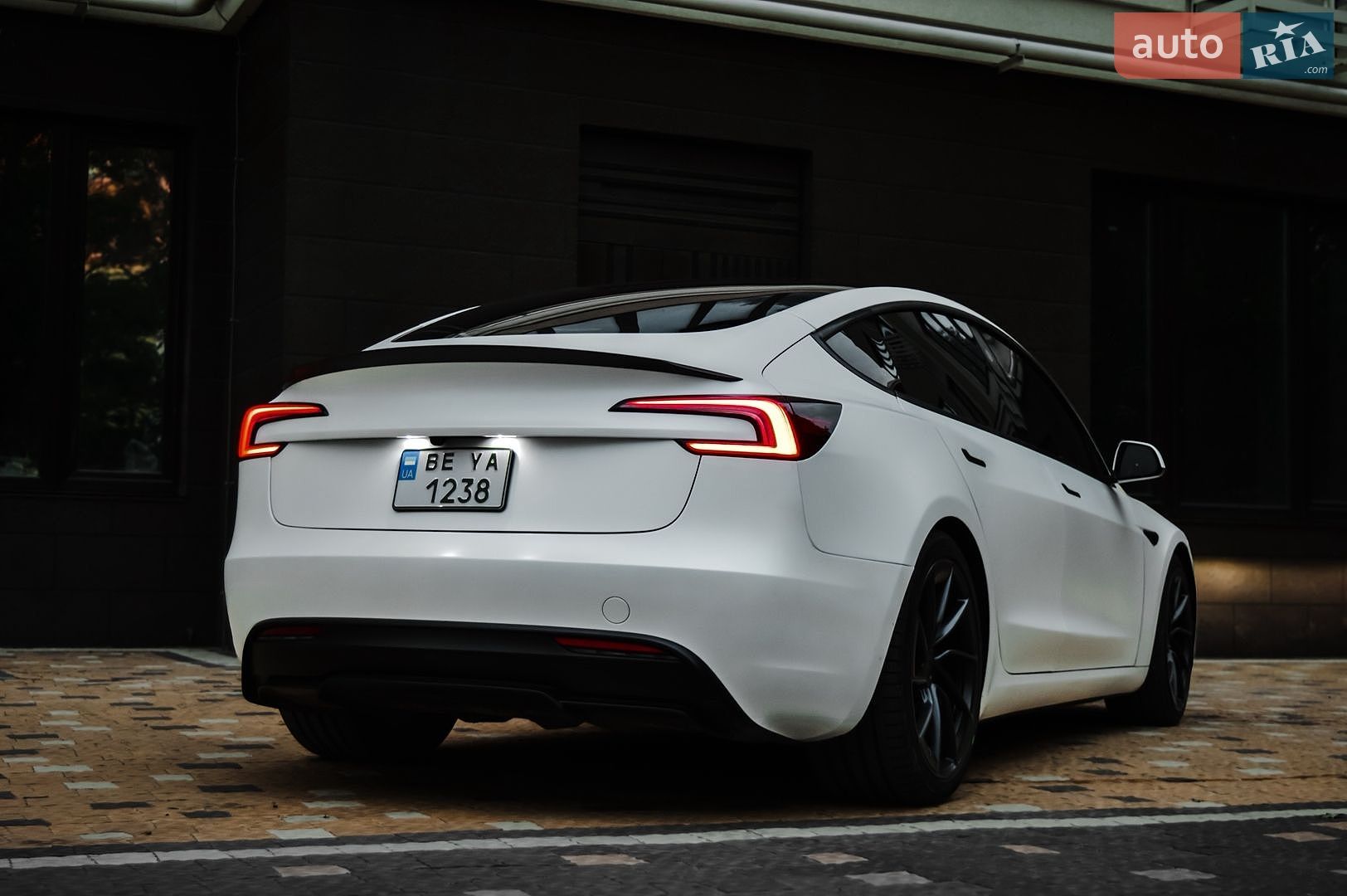Tesla Model 3 2024 VIN 5YJ3E1ET6RF793245 фото оголошення 7 з 31