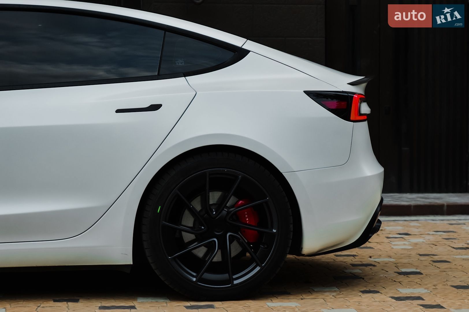 Tesla Model 3 2024 VIN 5YJ3E1ET6RF793245 фото оголошення 26 з 31