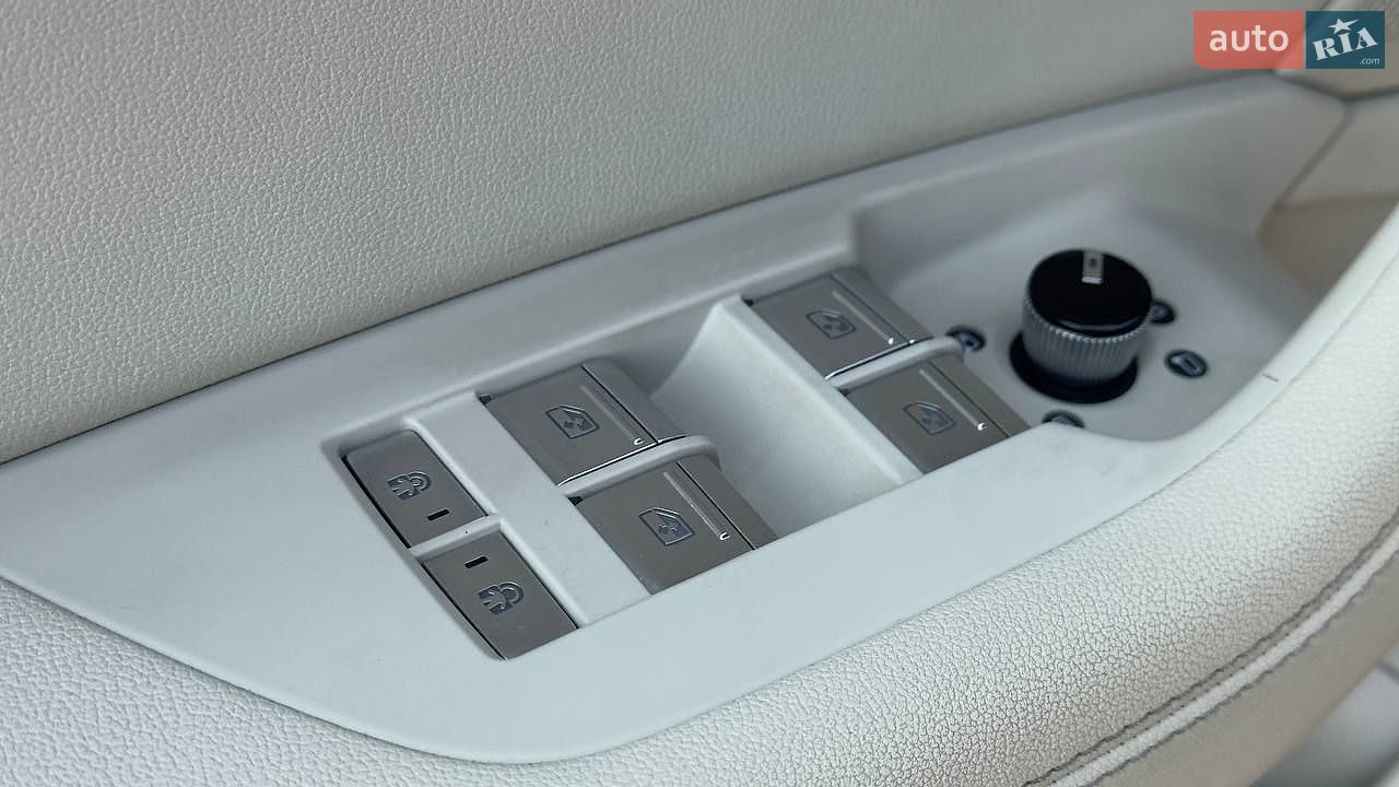 Audi A6 2018 VIN WAUL2AF27KN017421 фото оголошення 24 з 31