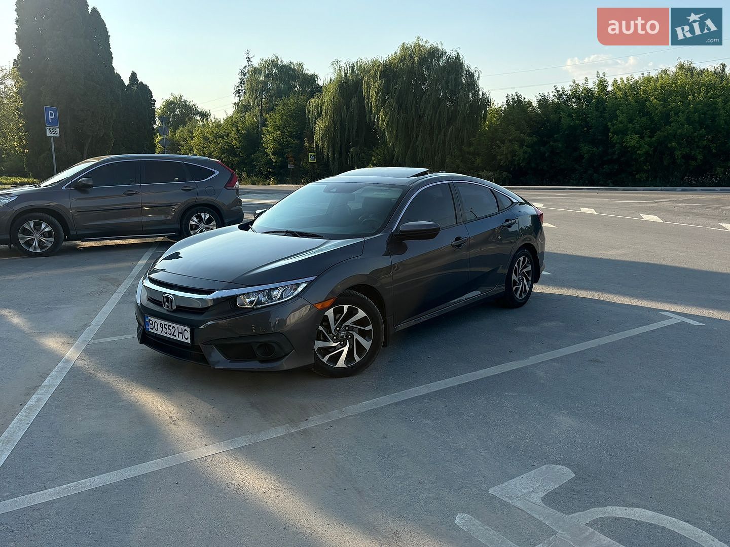 Honda Civic 2018 VIN 2HGFC2F8XJH596081 фото оголошення 3 з 21