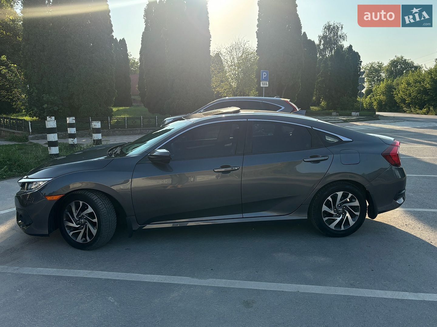 Honda Civic 2018 VIN 2HGFC2F8XJH596081 фото оголошення 4 з 21
