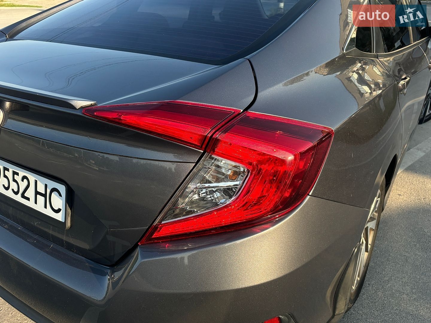 Honda Civic 2018 VIN 2HGFC2F8XJH596081 фото оголошення 12 з 21