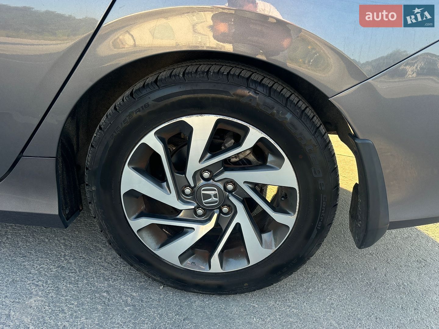 Honda Civic 2018 VIN 2HGFC2F8XJH596081 фото оголошення 14 з 21