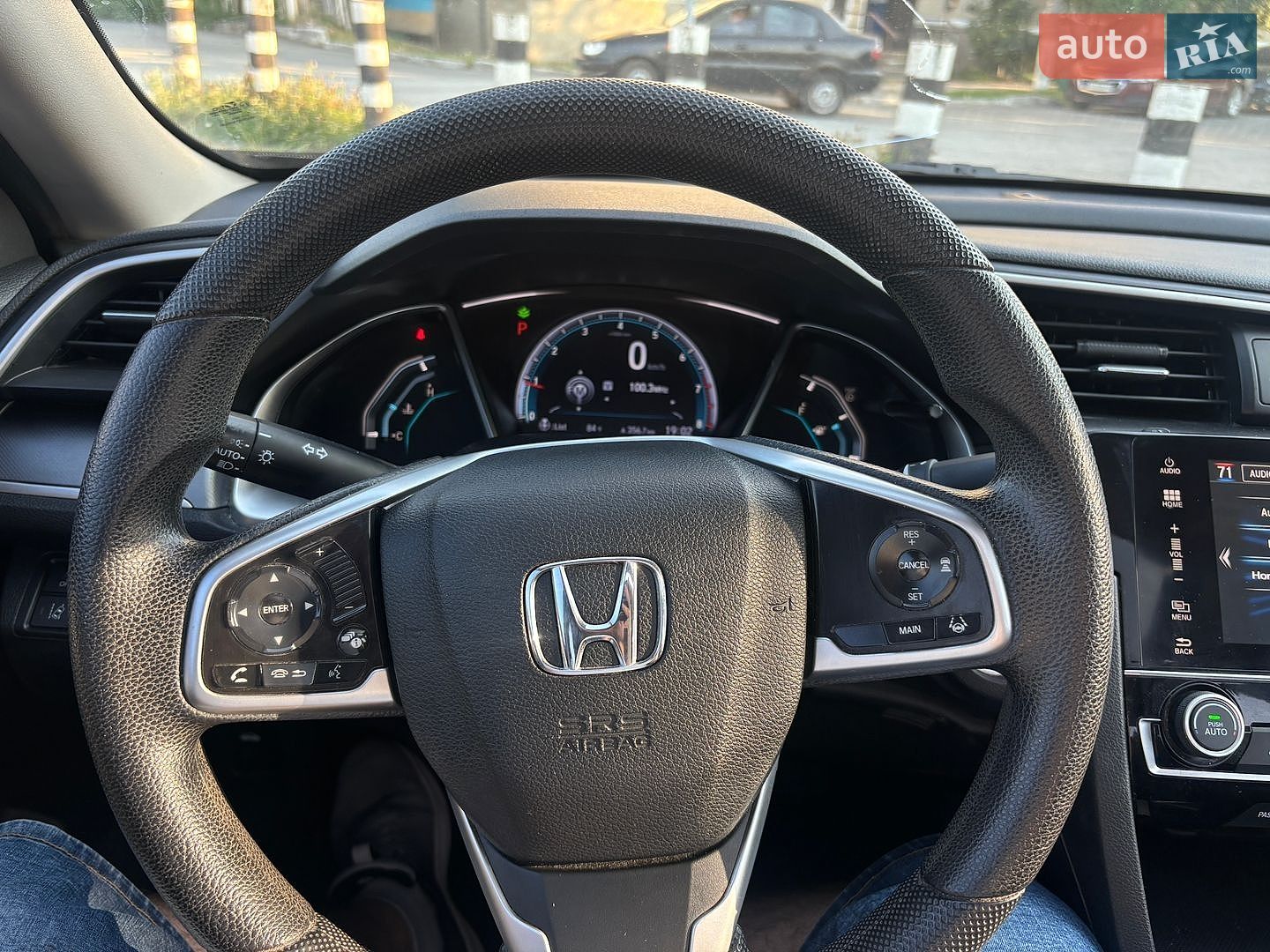 Honda Civic 2018 VIN 2HGFC2F8XJH596081 фото оголошення 18 з 21